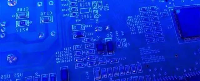 軸心自控AC系列自動涂覆機(jī)涂覆效果，均勻度非常一致